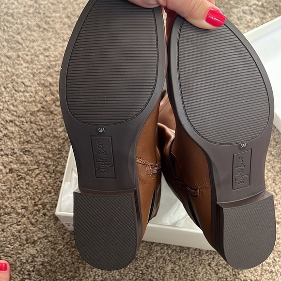 Kindell Strut Tall Boot - Bourbon, sz 8M - Picture 3 of 5